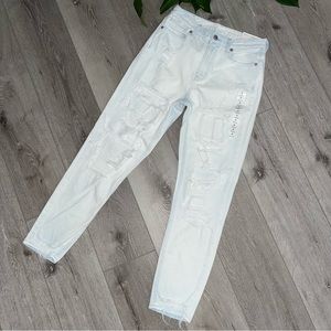AEO NWT Mom Jean High Rise Destroyed Bleached Jeans 2